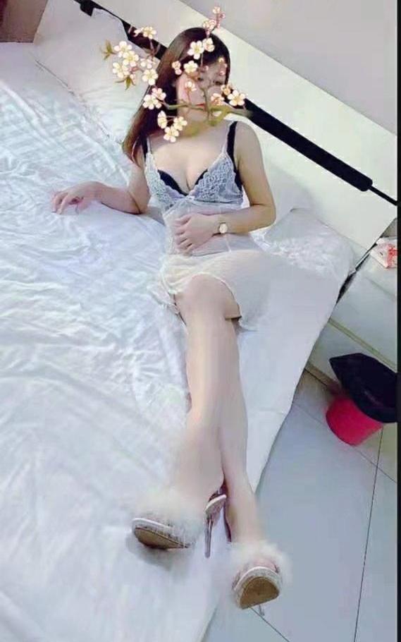 热情大方的豪乳妹子