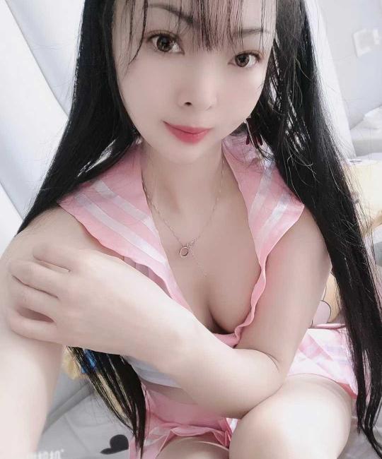 制服控美少妇